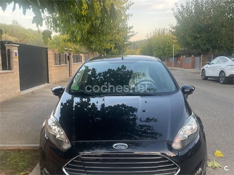 Negro Usado 2014 Ford Fiesta Titanium Utilitario | 7600 € (Precio justo) - Imagen 1/4