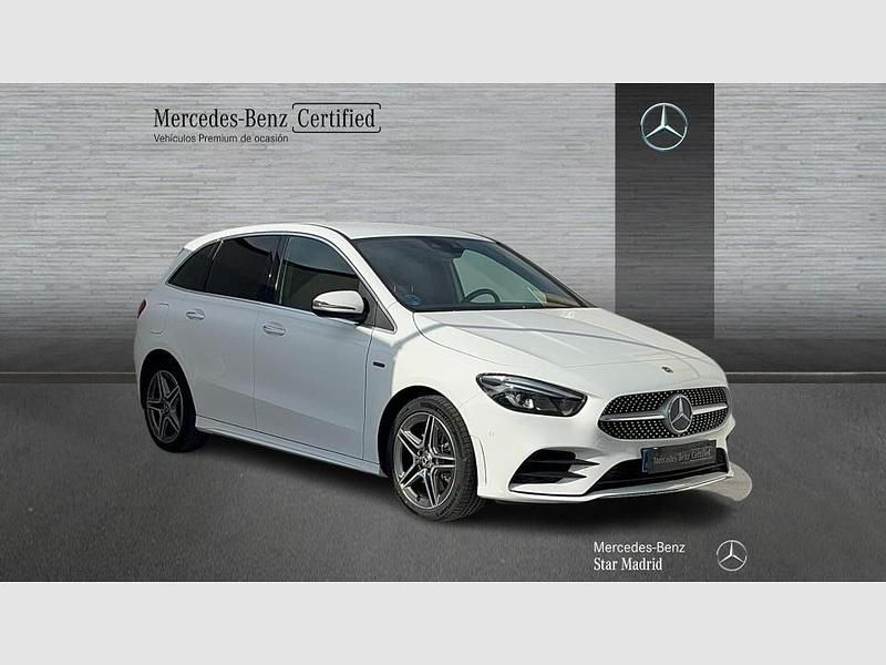 Usado Mercedes B250e AMG line 218 CV (160 kW) 2021 Blanco Monovolumen
