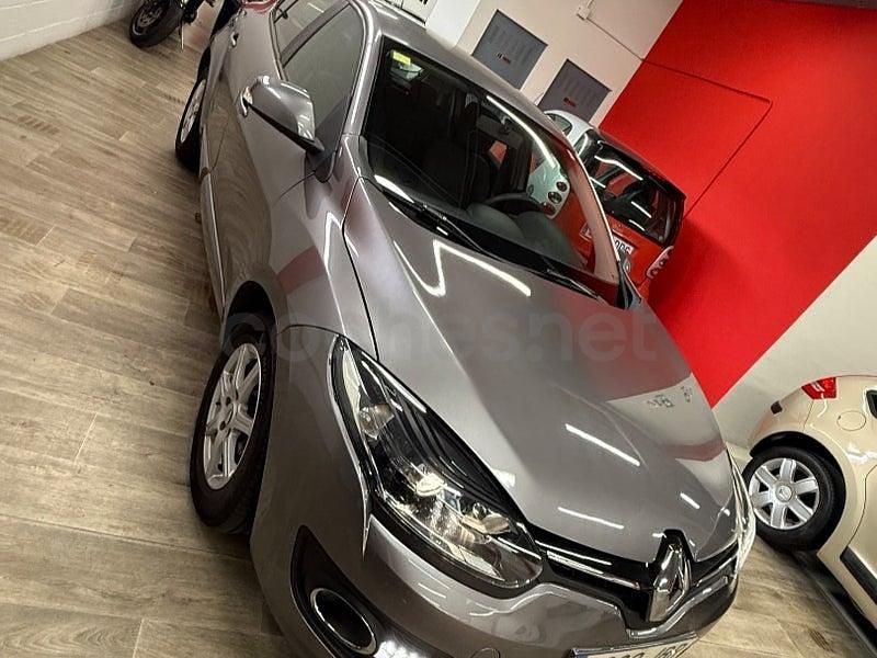 Usado Renault Mégane Business 95 CV (69 kW) 2014 Gris / plata Berlina