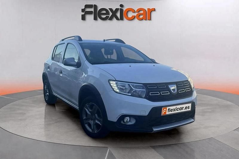 Blanco Usado 2016 Dacia Sandero Stepway Utilitario | 8990 € (Precio justo) - Imagen 1/4