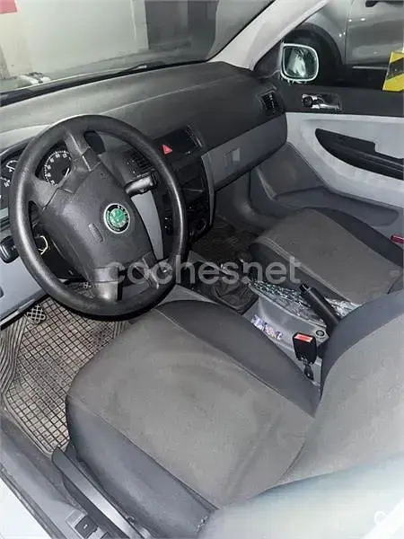 Usado Skoda Fabia Comfort 68 CV (50 kW) 2002 Blanco Berlina
