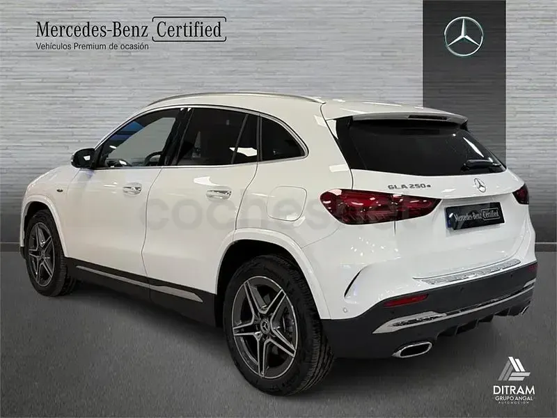 Usado Mercedes GLA250 AMG line 218 CV (160 kW) 2025 Blanco polar SUV