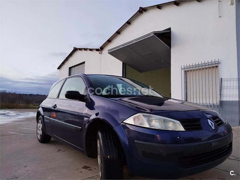 Usado Renault Mégane II Authentique 98 CV (72 kW) 2005 Azul Berlina