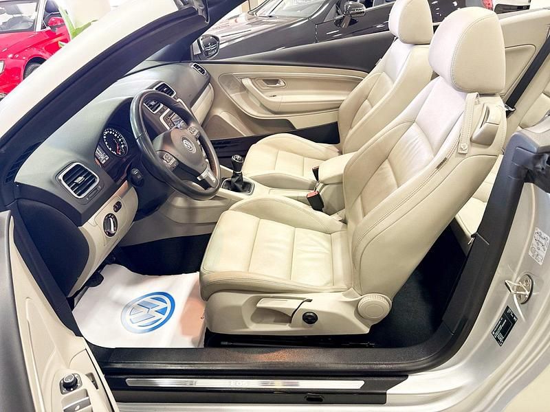 Usado VW Eos 140 CV (102 kW) 2015 Gris Descapotable
