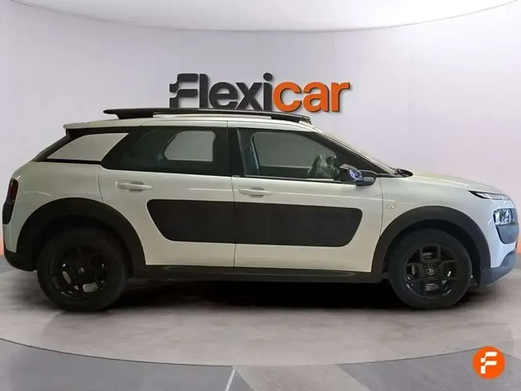 Usado Citroën C4 Cactus Live 82 CV (60 kW) 2017 Blanco Utilitario