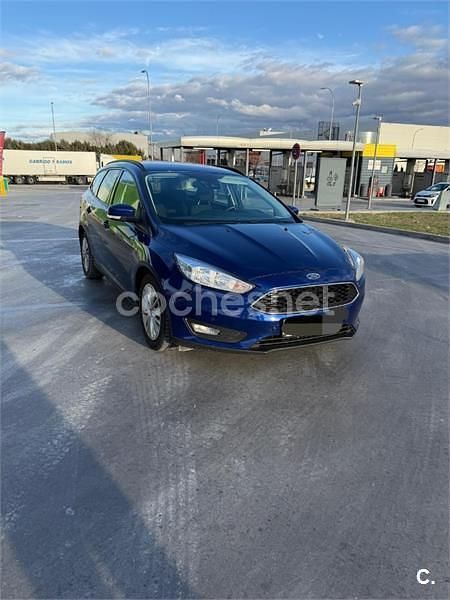 Usado Ford Focus Business Edition 120 CV (88 kW) 2017 Azul Familiar