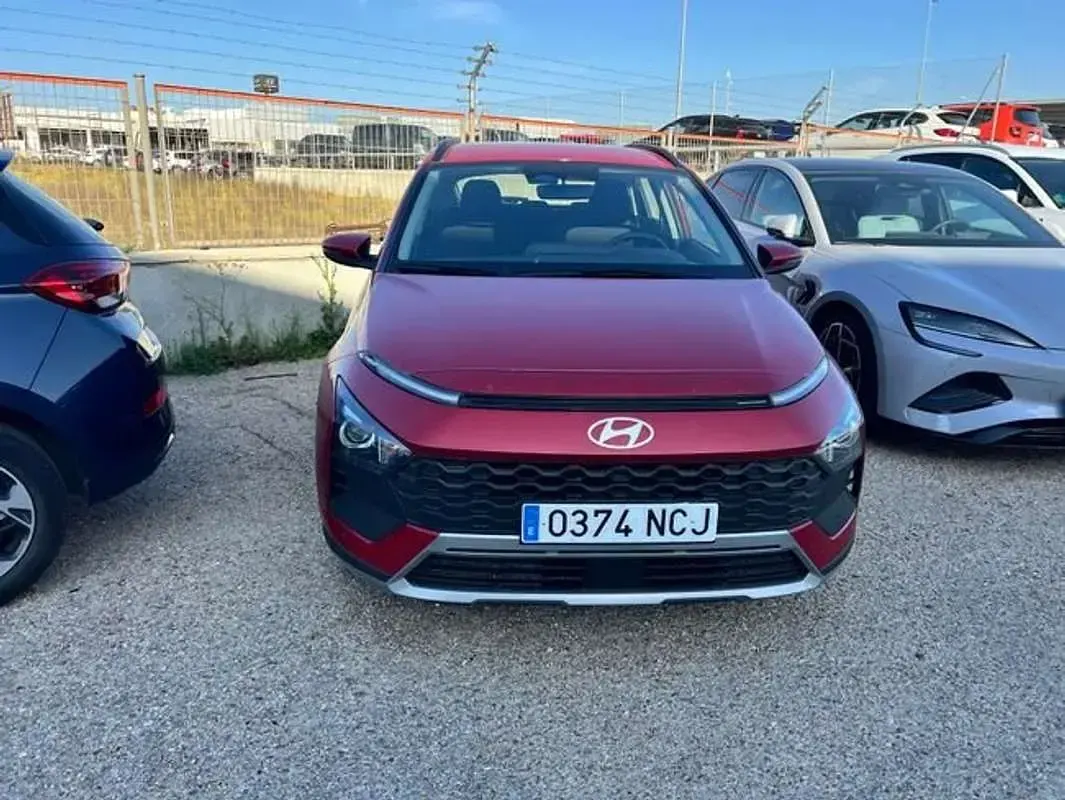 Usado Hyundai Bayon 80 CV (58 kW) 2025 Rojo SUV