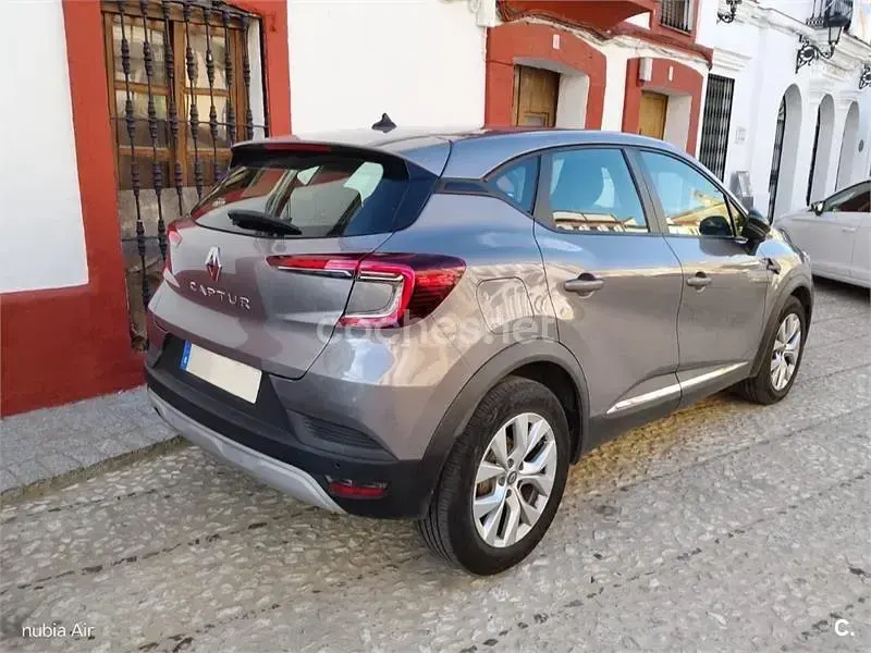 Usado Renault Captur LIMITED 90 CV (66 kW) 2020 Gris / plata SUV