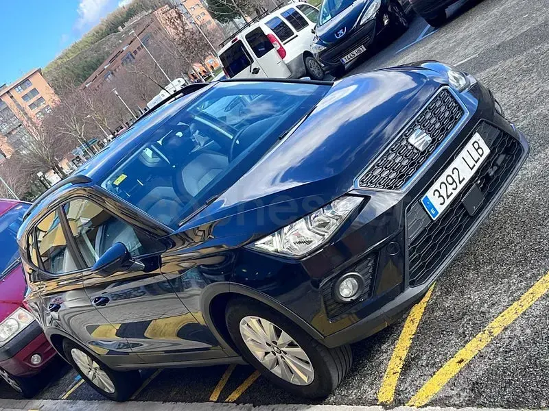 Usado Seat Arona Ecomotive 95 CV (69 kW) 2020 Negro SUV