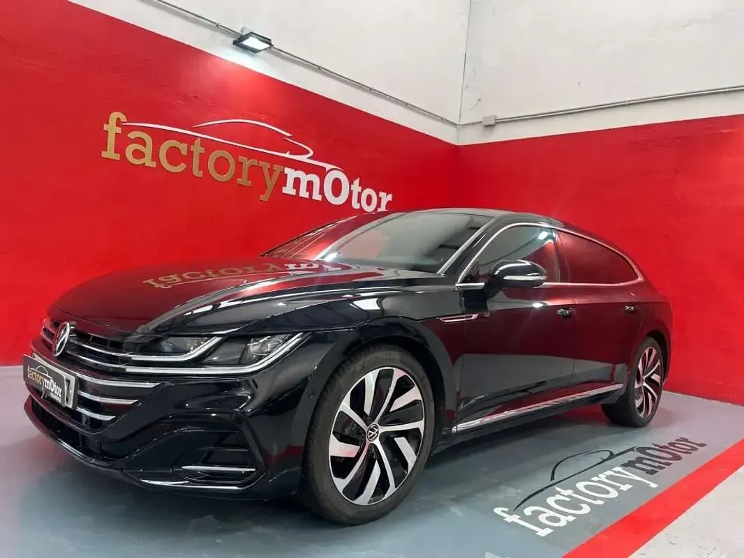 Usado VW Arteon R-line 150 CV (110 kW) 2023 Negro Familiar