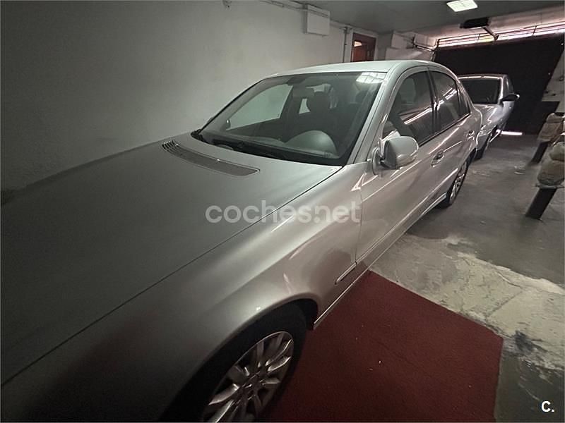 Usado Mercedes E200 Elegance 163 CV (119 kW) 2007 Gris / plata Berlina