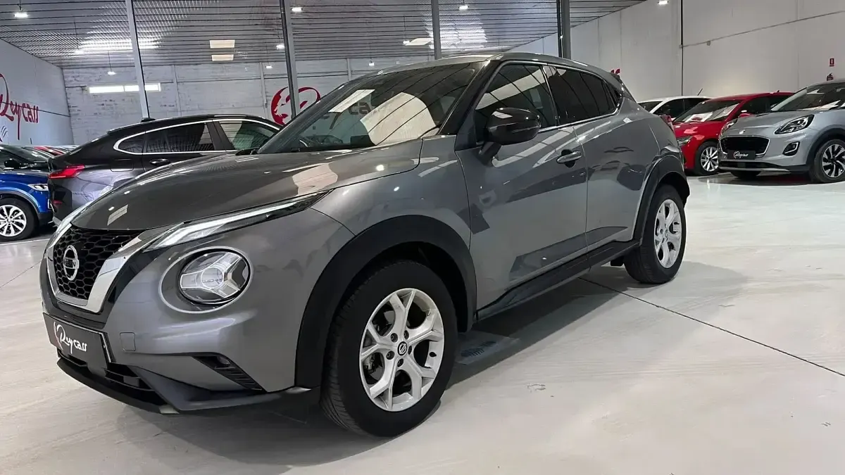 Usado Nissan Juke N-Connecta 114 CV (83 kW) 2022 Gris SUV