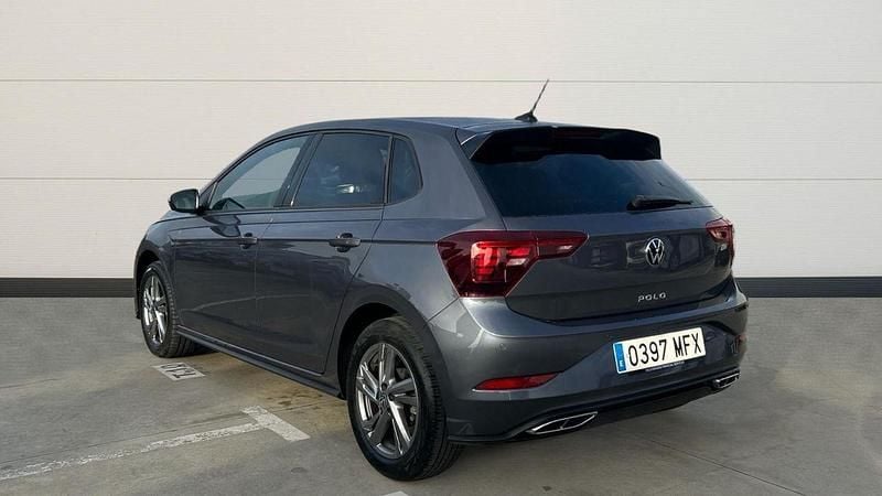 Usado VW Polo R-line 110 CV (80 kW) 2023 Gris Berlina