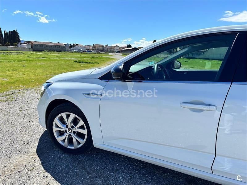 Usado Renault Mégane GT Line GT-Line 130 CV (95 kW) 2018 Blanco Berlina