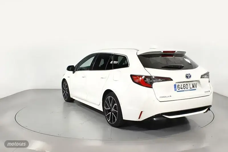 Usado Toyota Corolla Advance 180 CV (132 kW) 2021 Blanco Familiar
