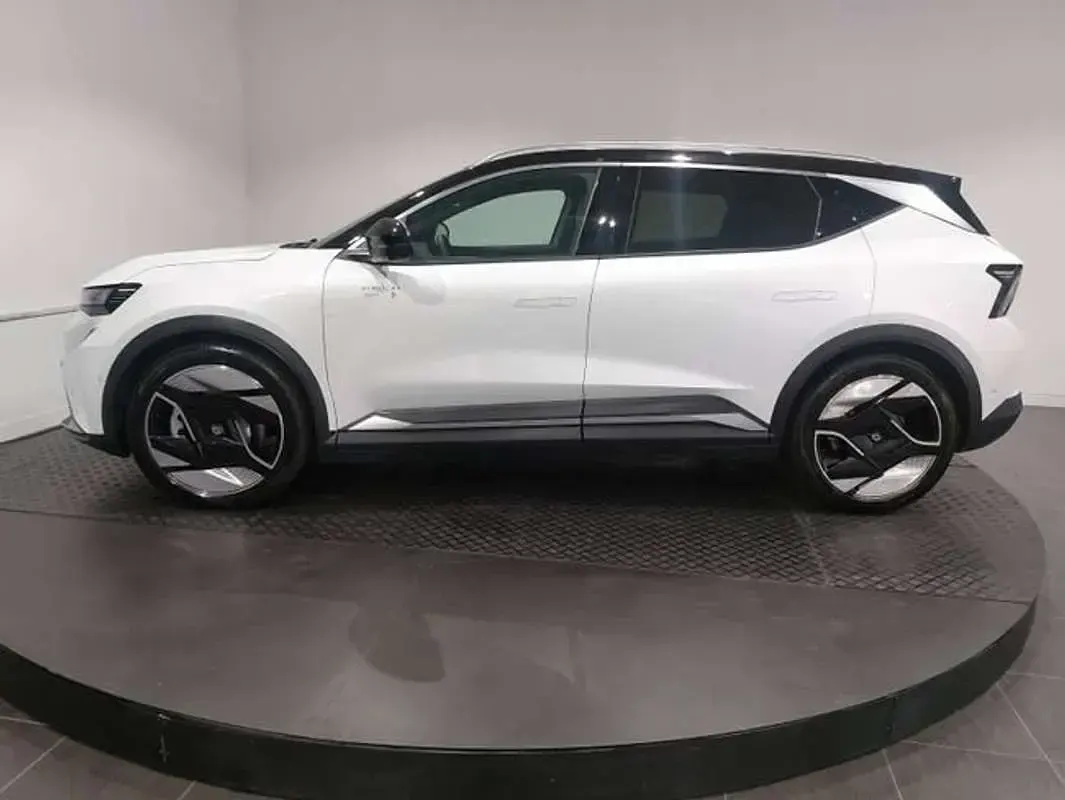 Usado Renault Megane E-Tech Iconic 160 kW (218 CV) 2024 Blanco SUV