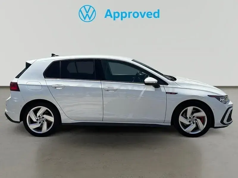 Usado VW Golf VIII GTI 245 CV (180 kW) 2021 Blanco Berlina