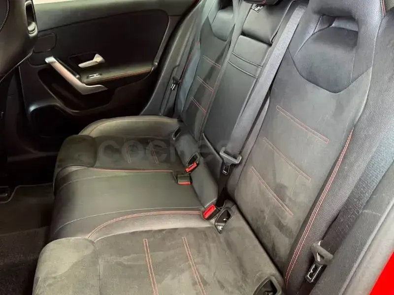 Usado Mercedes A180 116 CV (85 kW) 2019 Rojo Berlina