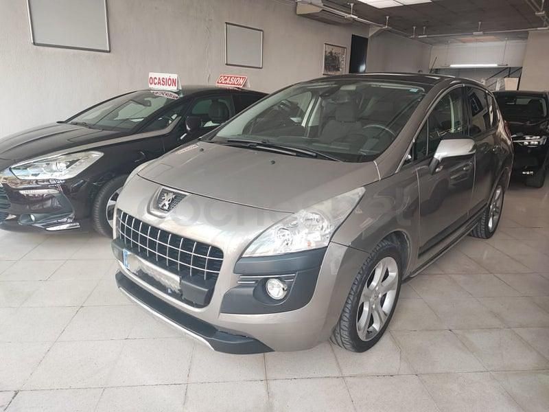 Usado Peugeot 3008 Active 115 CV (84 kW) 2013 Gris / plata Familiar