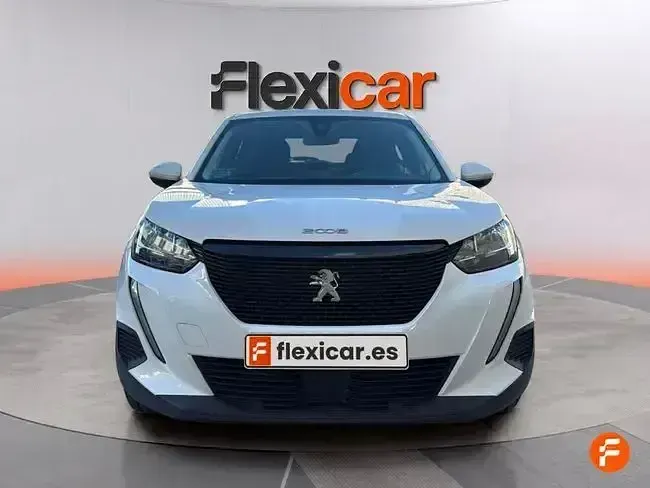 Usado Peugeot 2008 Active 110 CV (80 kW) 2021 Gris SUV