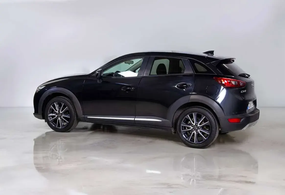 Usado Mazda CX-3 Luxury 120 CV (88 kW) 2017 Negro SUV