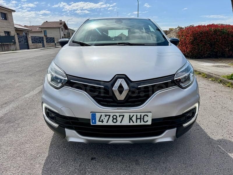 Usado Renault Captur Zen 110 CV (80 kW) 2018 Gris / plata SUV