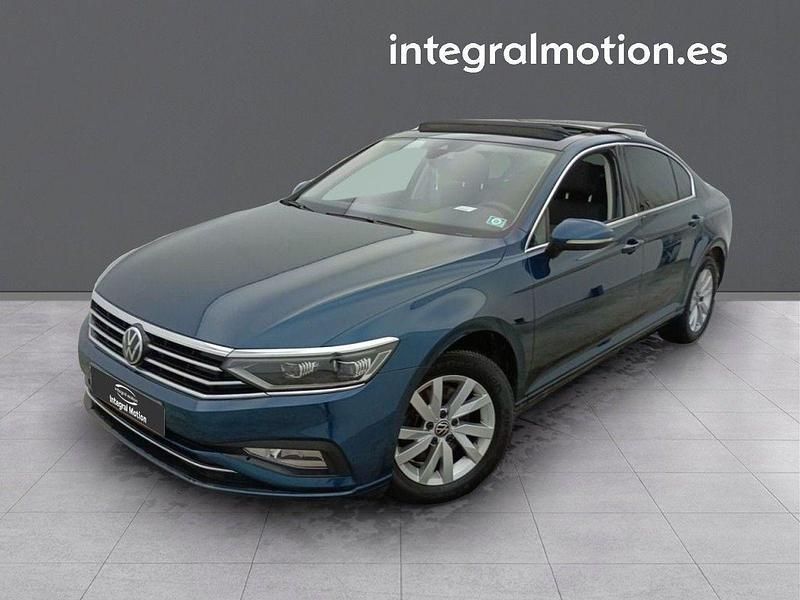 Azul Usado 2021 VW Passat Business Berlina | 24.900 € (Caro) - Imagen 1/4
