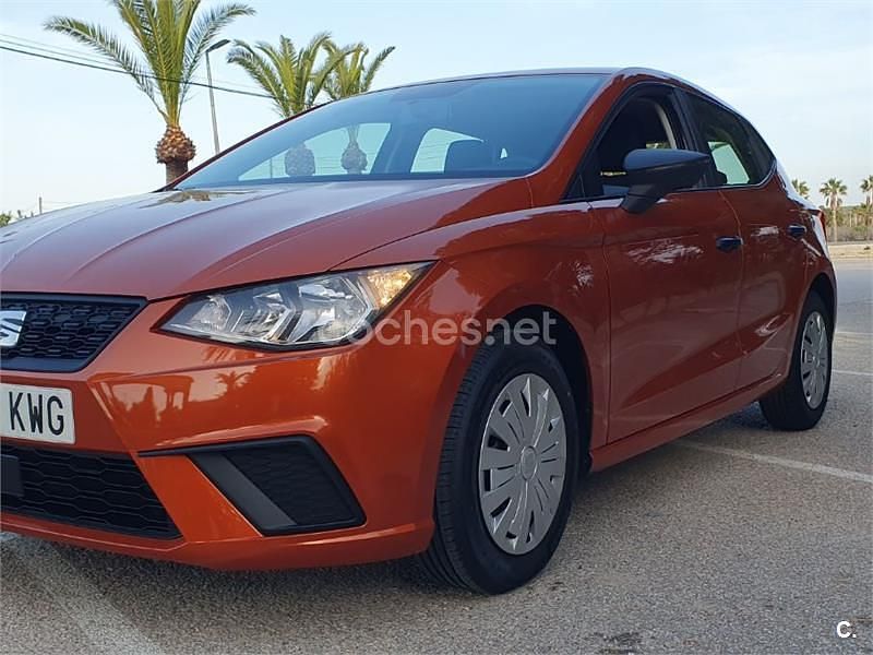 Usado Seat Ibiza Style 95 CV (69 kW) 2019 Naranja Utilitario