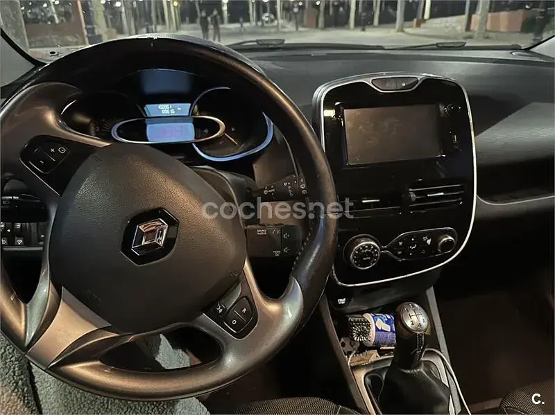 Usado Renault Clio IV Dynamique 90 CV (66 kW) 2015 Blanco Berlina