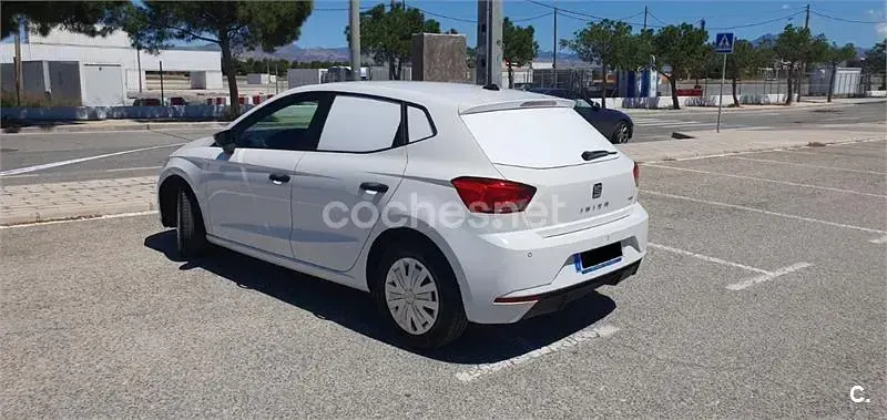 Usado Seat Ibiza Reference 90 CV (66 kW) 2021 Blanco Utilitario