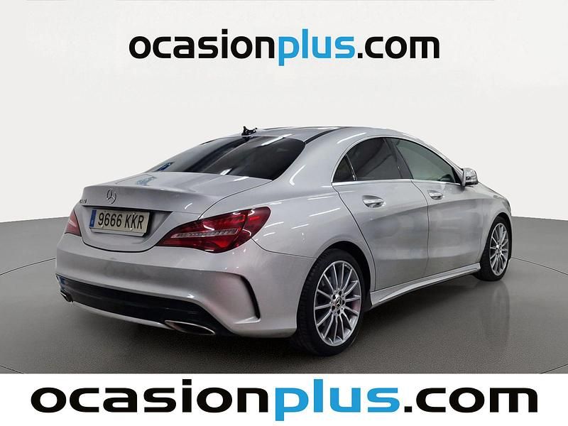 Usado Mercedes CLA180 AMG 122 CV (89 kW) 2018 Gris plata Berlina
