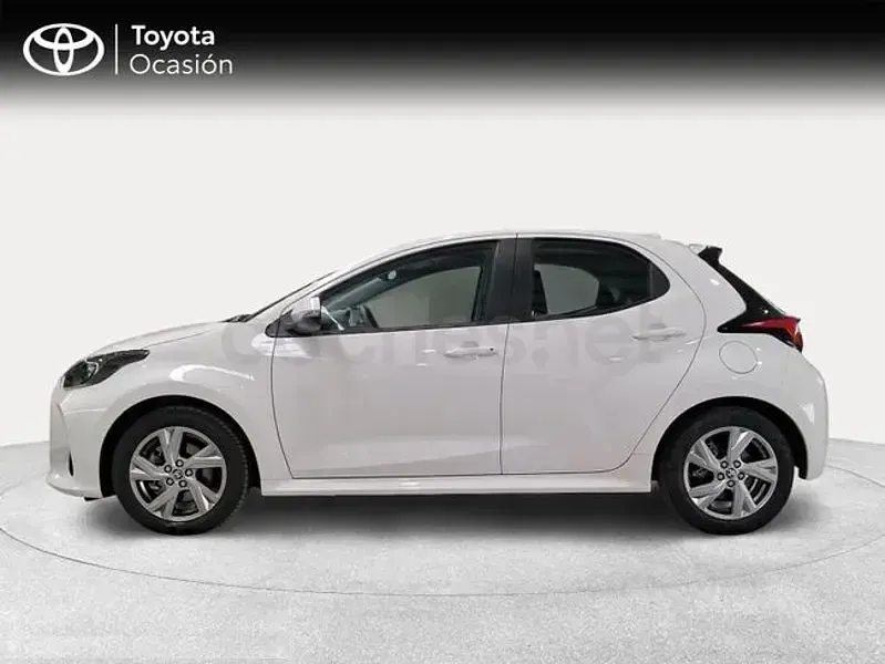 Usado Toyota Yaris Hybrid Active 116 CV (85 kW) 2025 Blanco Berlina