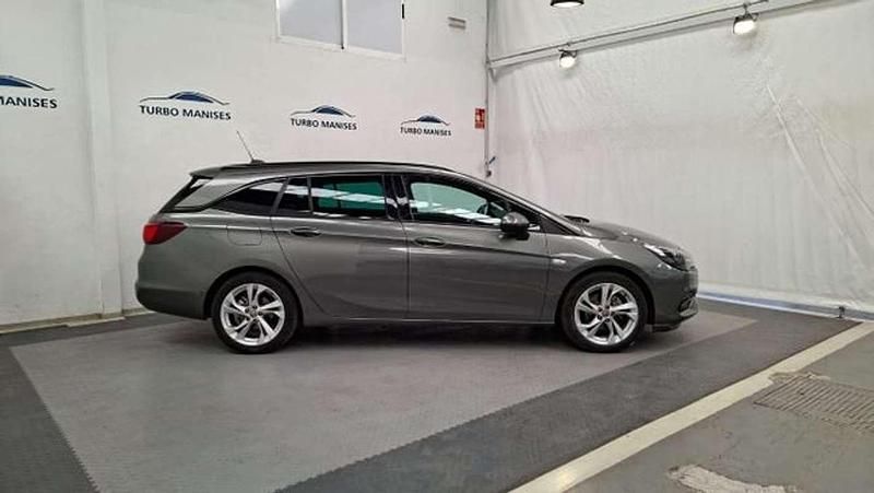 Usado Opel Astra Ultimate 147 CV (108 kW) 2020 Gris Familiar