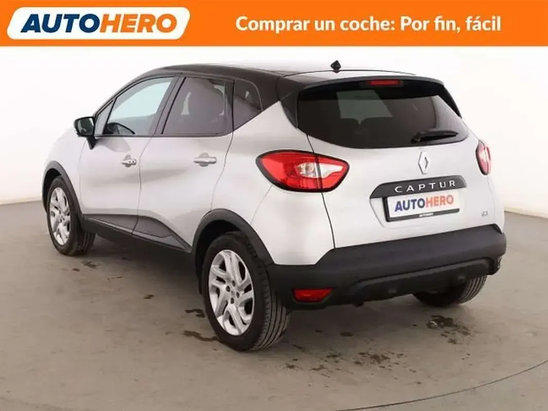 Usado Renault Captur Intens 90 CV (66 kW) 2015 Gris SUV