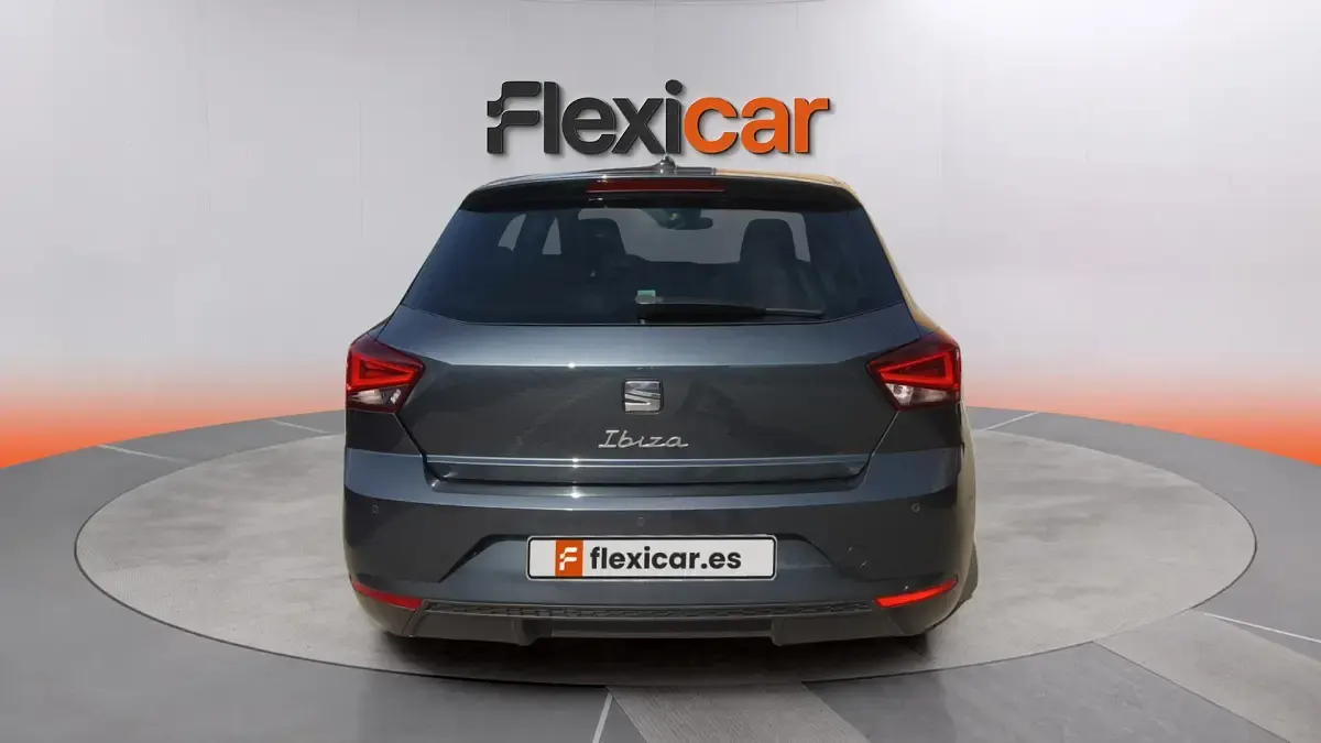 Usado Seat Ibiza XCELLENCE 116 CV (85 kW) 2025 Gris Utilitario