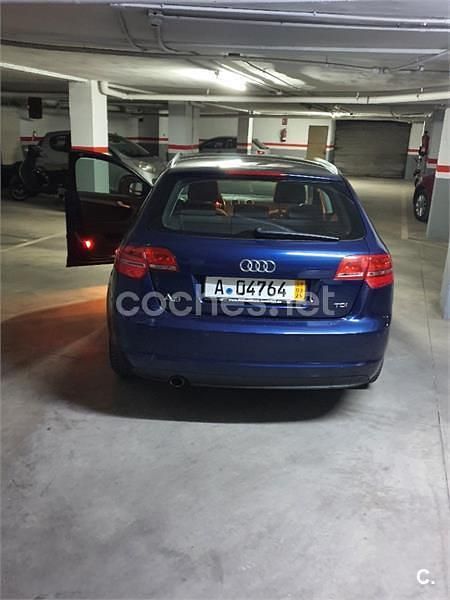 Usado Audi A3 110 CV (80 kW) 2013 Azul Berlina