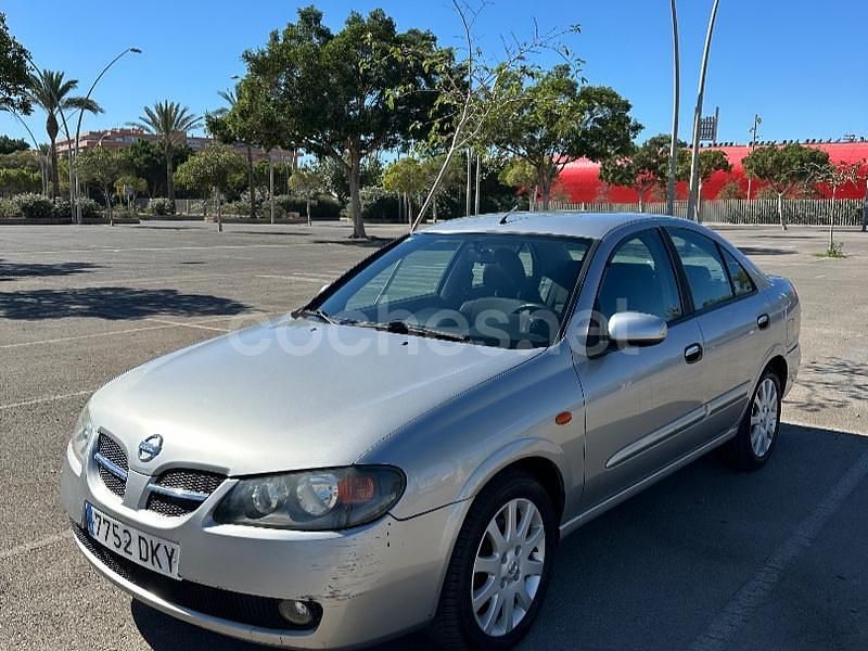 Usado Nissan Almera 112 CV (82 kW) 2005 Gris / plata Berlina