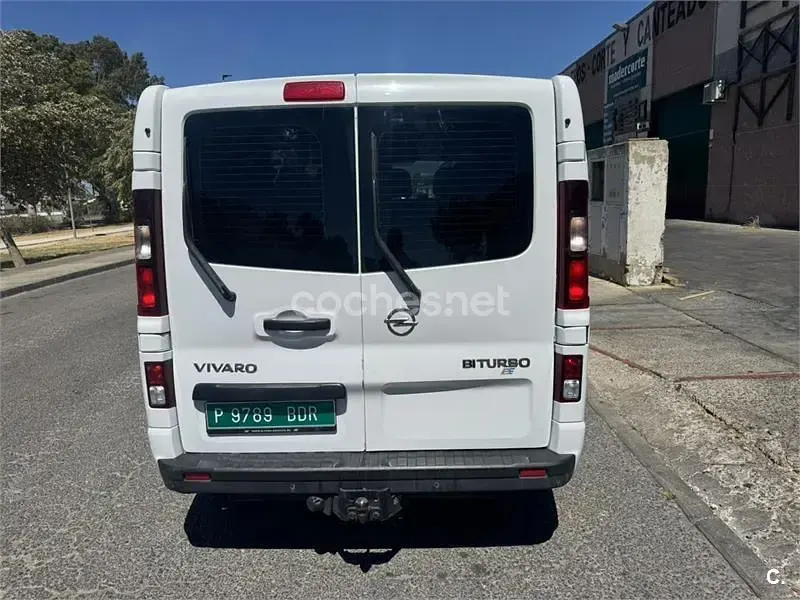 Usado Opel Vivaro 125 CV (91 kW) 2017 Blanco Monovolumen