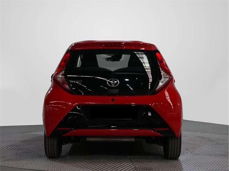 Usado Toyota Aygo X-play 72 CV (52 kW) 2021 Utilitario