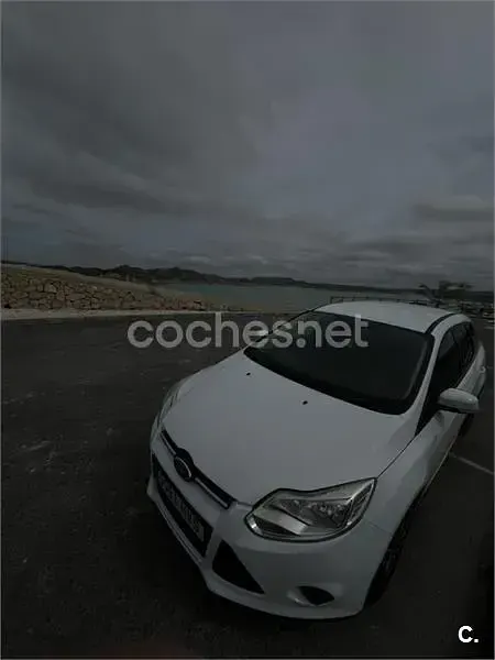 Usado Ford Focus Titanium 120 CV (88 kW) 2015 Blanco Familiar