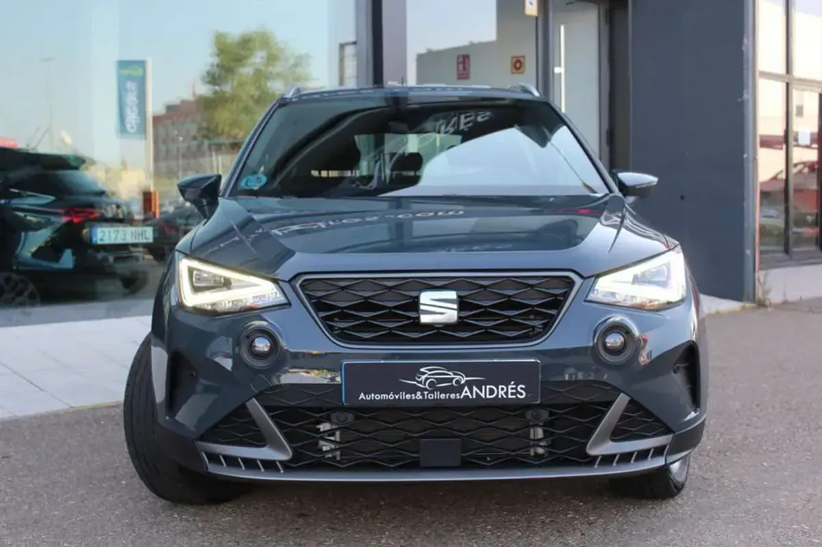 Usado Seat Arona FR 115 CV (84 kW) 2024 Azul SUV