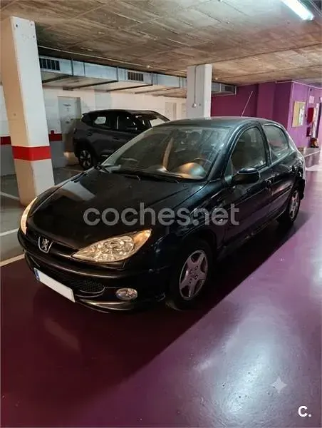 Usado Peugeot 206 75 CV (55 kW) 2006 Negro Berlina