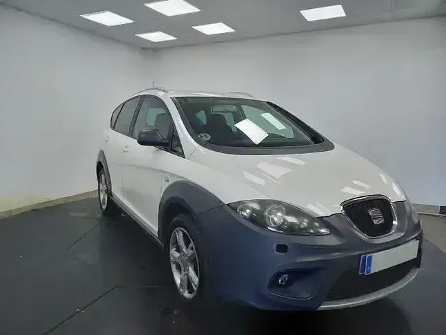 Usado Seat Altea 170 CV (125 kW) 2010 Blanco Monovolumen