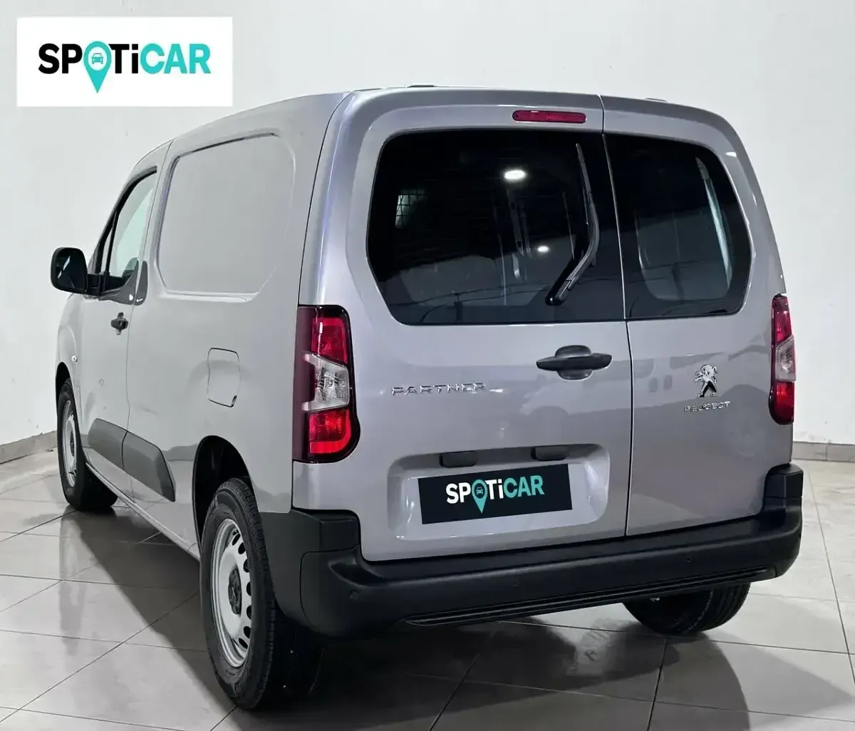 Usado Peugeot Partner S 130 CV (95 kW) 2024 Gris Monovolumen