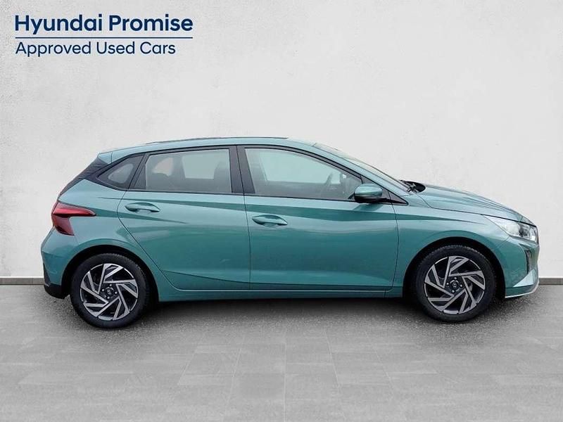 Usado Hyundai i20 84 CV (61 kW) 2024 Verde Utilitario