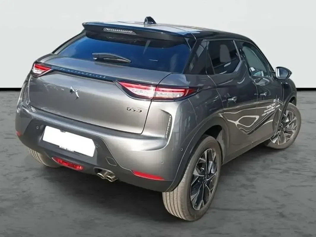 Usado DS Automobiles DS3 Opera 131 CV (96 kW) 2025 Gris Berlina