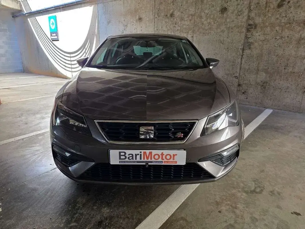 Usado Seat Leon Sport 125 CV (91 kW) 2017 Gris Utilitario