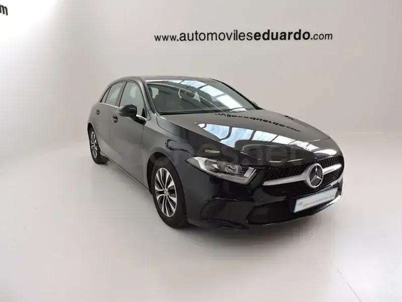 Usado Mercedes A200 163 CV (119 kW) 2021 Negro Berlina
