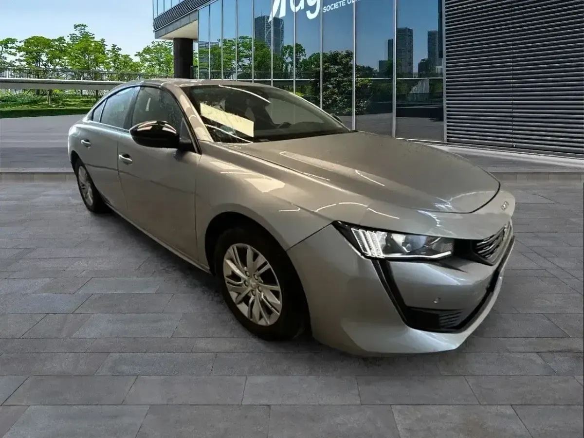 Usado Peugeot 508 Active 131 CV (96 kW) 2022 Gris Berlina