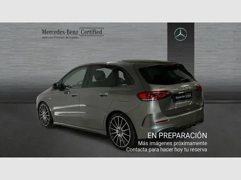 Usado Mercedes B200 150 CV (110 kW) 2021 Gris Monovolumen